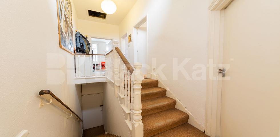 Modern Apartment Chapter Road, Willesden Green